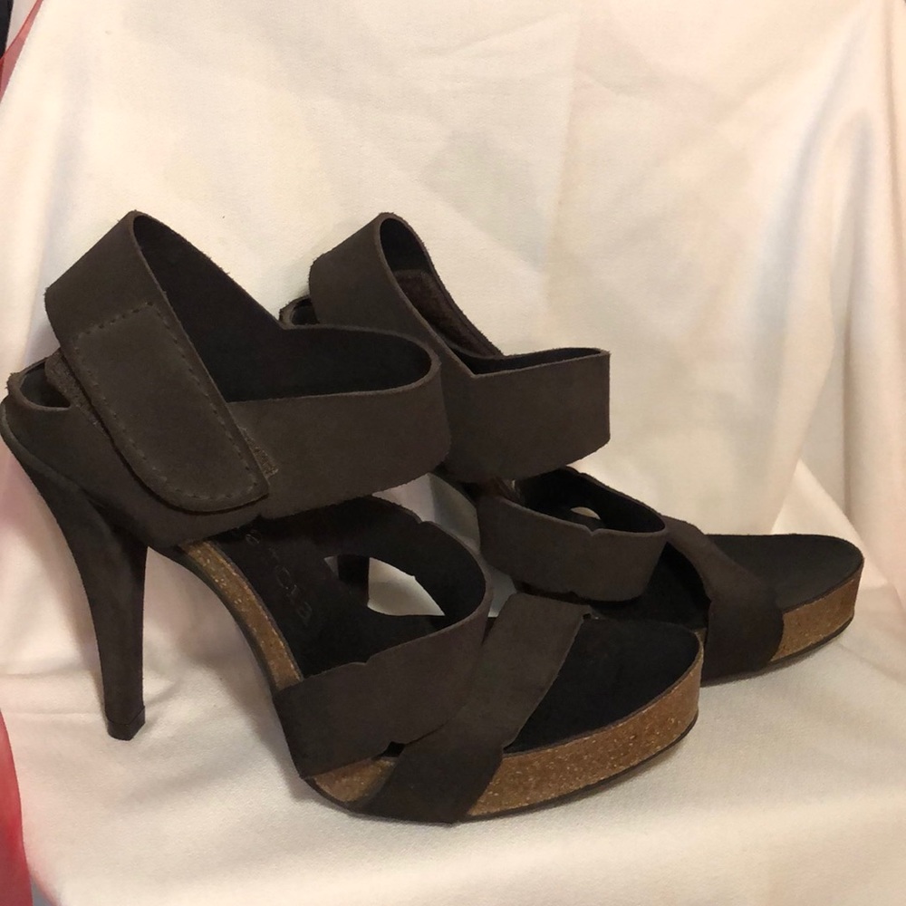 Shoes - Picture 2 of 8